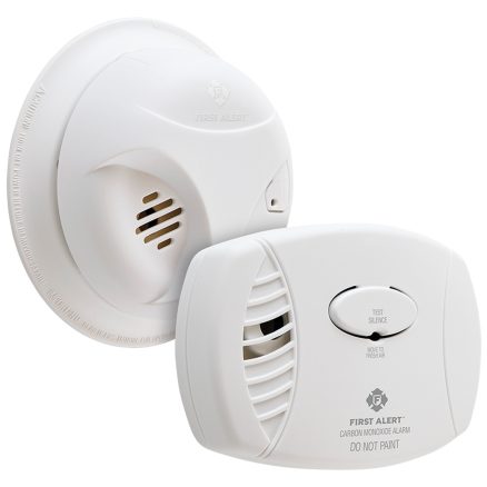 First Alert 1039879 Smoke (SA303) & Carbon Monoxide (CO400) Detector Combo Pack 3